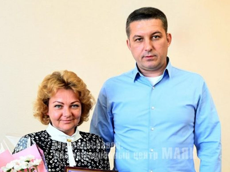 Глава администрации Малоярославецкого района наградил волонтёров.
