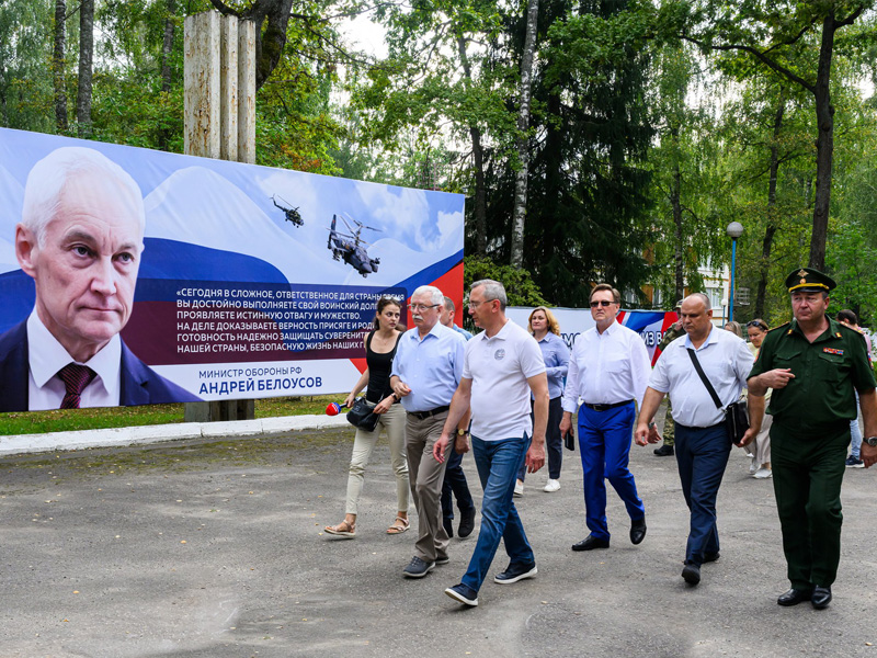 Губернатор Владислав Шапша открыл центр военно-патриотического воспитания и подготовки граждан к военной службе.